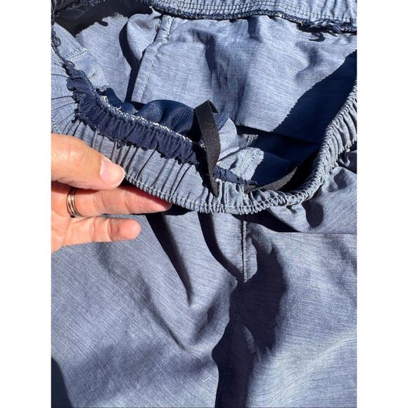 Men’s Nike dri fit workout shorts  size medium - Picture 3 of 5